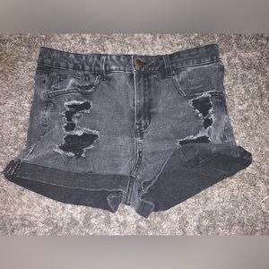Black Aeropostale shorts, high rise midi